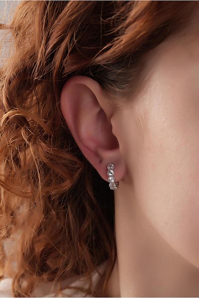 Çlk Accessories Xuping أقراط دائرية من حجر الراين مقطوعة بالليزر بدون لون 35777