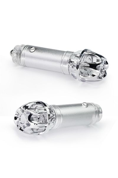OEM Mini purificator de aer auto, argintiu, compact si elegant, functioneaza prin ionizare