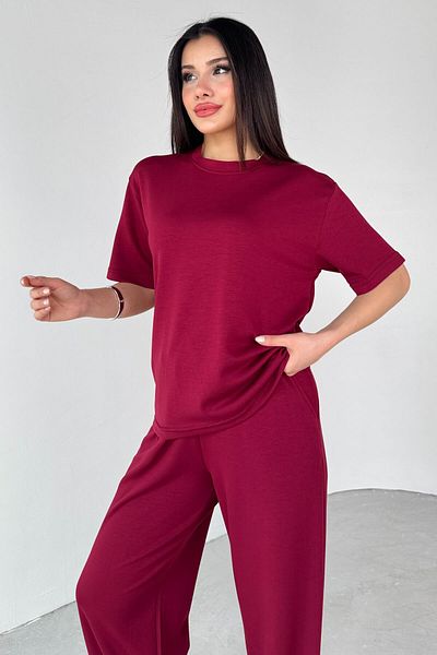 Cappmoda TKM-13265 تي شيرت أحمر كلاريت برقبة دائرية وبنطلون فضفاض مرن طقم مكون من قطعتين