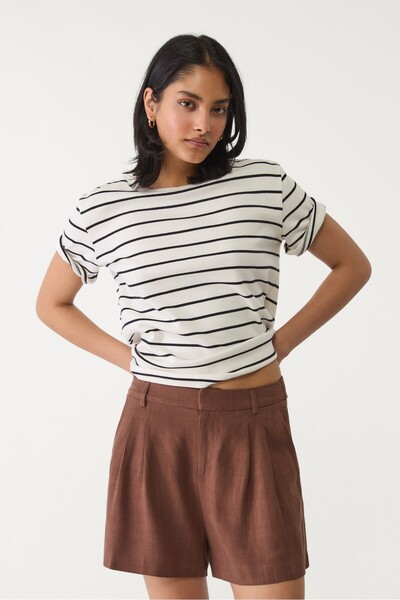 Stradivarius Ketenli dökümlü şort