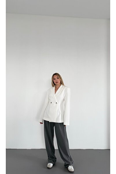 Zey Studio Kadın Beyaz Belden Oturtmalı Vatka Detaylı Blazer Ceket