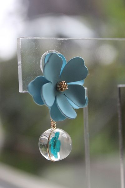 nevamor Light Blue Flower Round Epoxy Detailed Flower Earrings