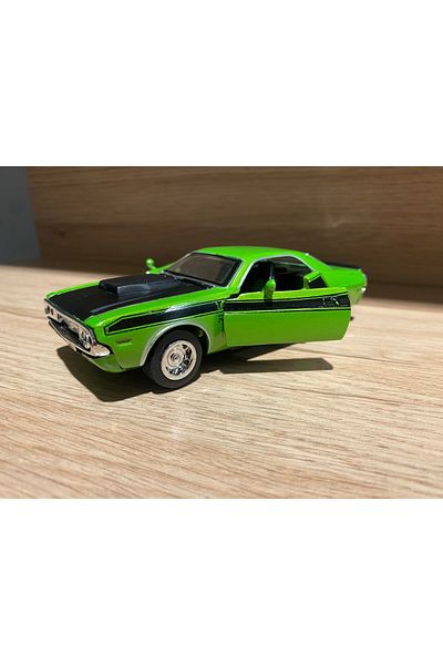 liss çarşı Classic 1970 Challenger T/A Collectible 1:32 Doors Open Model Car Brand with Bandroll