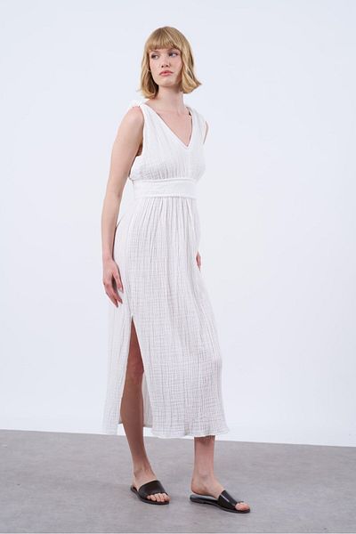 FEMMESTUDIO Women's White V-Neck Slit Detailed Maxi Length Linen Dress