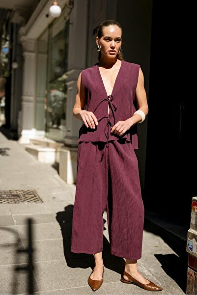 FEMMESTUDIO Women's Burgundy V-Neck Lacing Detailed Vest Pants Set