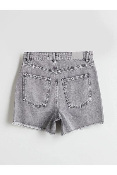 LC Waikiki Xside Gray Skinny Fit Women's Jean Shorts with Ripped Detail