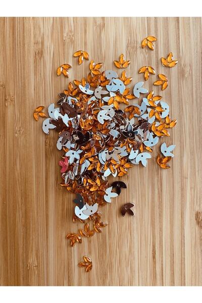 Öztürk Trifoi cu trei frunze. Oya, rochie de seară și paiete din plastic cu a...