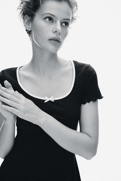 H&M Overlock-detail flared-skirt dress