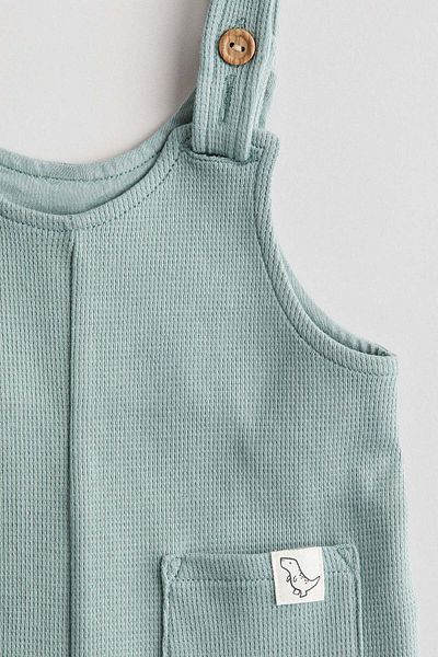 H&M Waffled dungaree shorts