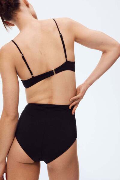 H&M الجزء العلوي من البكيني