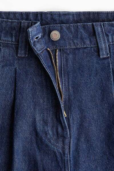 H&M Pleated denim shorts