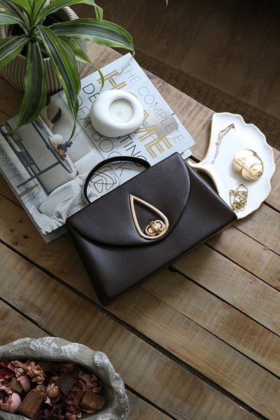 Moom Bag Γυναικείο Bitter Brown Drop αξεσουάρ Βραδινό φόρεμα Τσάντα ώμου με πέτρινη λαβή