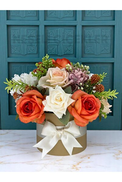 NEŞELİ ÇİÇEKLER Aranjament de flori artificiale în cutie cilindrică Trandafir...