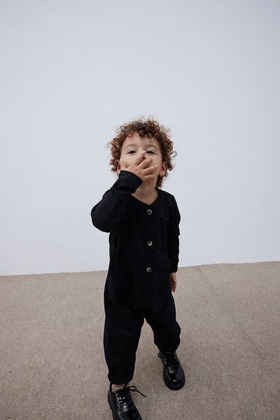 Fahhar Kids Salopetă pentru copii cu buzunar cangur negru