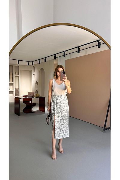 Sezgi Tekin Slit Detail Belted Leopard Pattern Linen Skirt