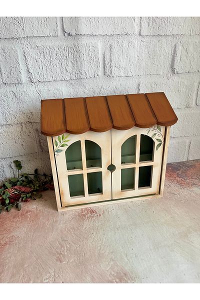 Bypinaryuksel Decorative Keychain with Cover in the Form of a House with a Roof