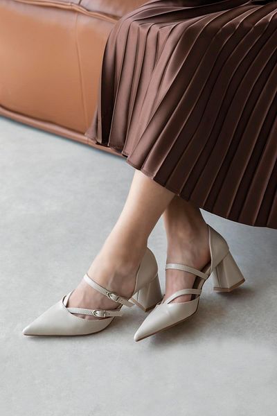 STRASWANS Stana Women's Crinkle Leather Heeled Shoes Beige