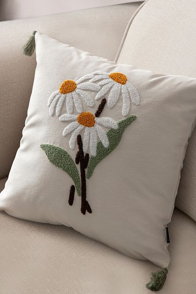 BUGİ HOME COLLECTİON Punch Throw Pillow Cover Embroidery Embroidered Daisy Pattern Throw Pillow Covers