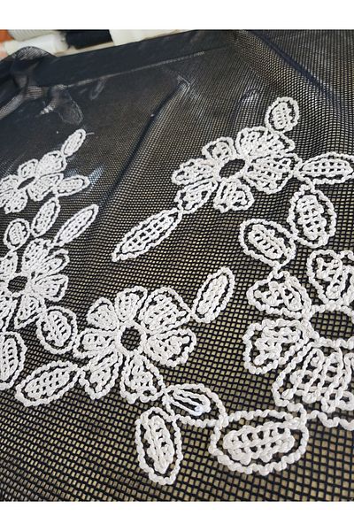 METERİAL Tulle Fabric with White Flower Motif on Black Mesh – 135 cm |   For Modern and Elegant Designs