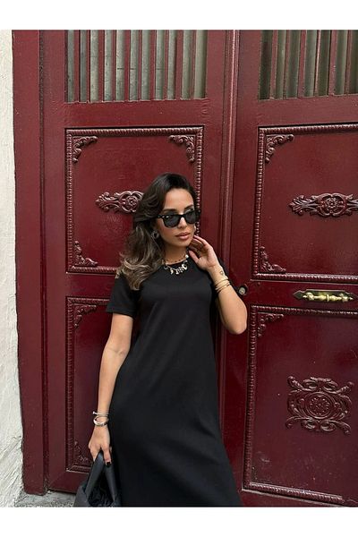 Ecenin Favorileri Rochie neagră cu decolteu cu fante