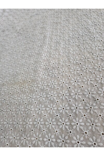 METERİAL Beyaz Mini Çiçek Desenli Delikli Pamuk Kumaş – 135 cm | Yazlık Elbis...