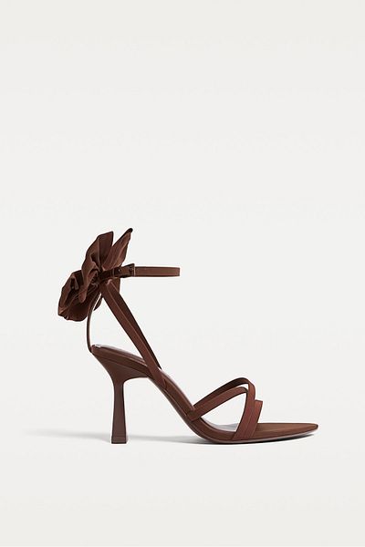 Stradivarius Heeled sandals with bow
