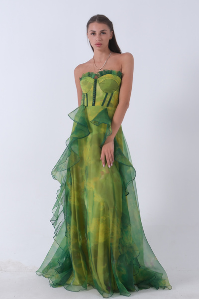 Feminist Straplez Yaka Yırtmaçlı Eteği Fırfırlı Abiye Fıstık 9705163