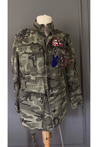 Kübra Tekin Boncuk İşlemeli Tasarım Parka Ceket