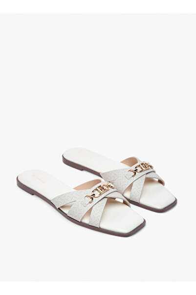 Flora Bella by Shoexpress صندل مسطح سهل الارتداء بطبعة حرف واحد وأحزمة متقاطعة