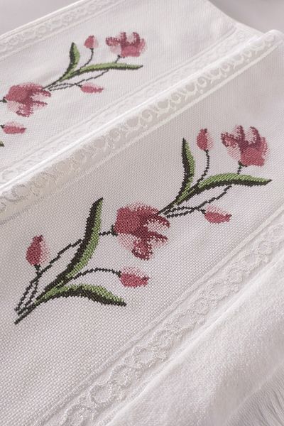 Sevim Set de prosoape de mână din catifea trandafir brodat cu punct în cruce - 2 bucăți - 50x90 cm - alb