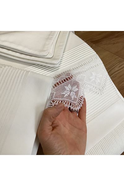 OYA home Handcrafted Needle Embroidered Cotton Pique Set - 6 Pieces