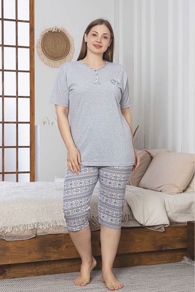 Farya Home X-Dreamy Large Size Cotton Patterned Buttoned Collar Capri Pajamas Set
