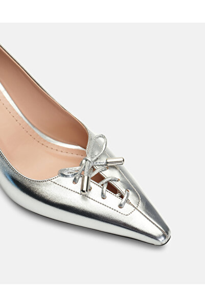 Jorbinol Kate Rugan Bağcık Detaylı Topuklu Ayakkabı