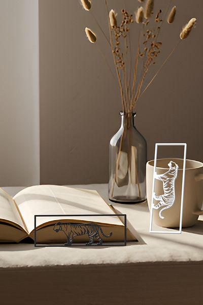 oalpo Tiger Bookends, Modern Design, Lightweight and Stylish Set of 2, Modern Harmony of Black and White