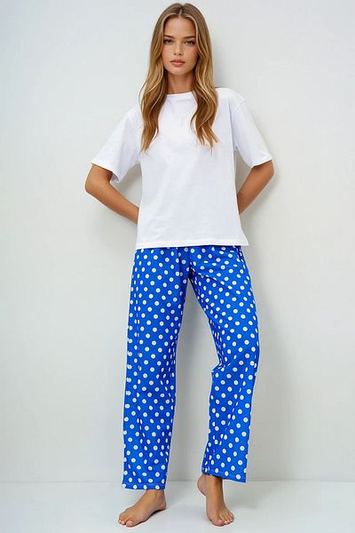 VAGGON Crew Neck Basic T-Shirt and Polka Dot Patterned Trousers Pajama Set