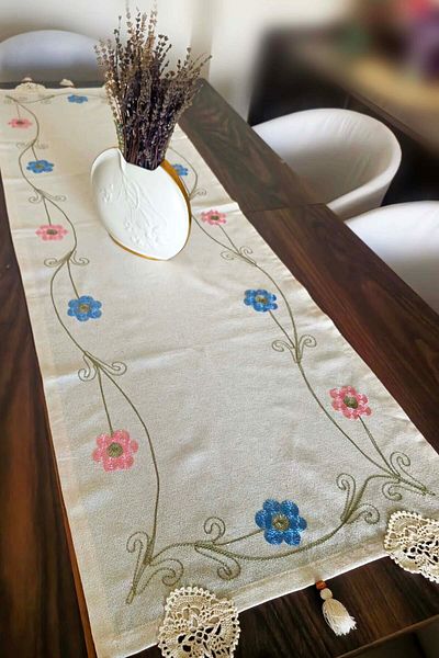 Calke Runner Lace and Colorful Embroidery Embroidered Tassel Detailed Authentic Buldan Handwork Linen