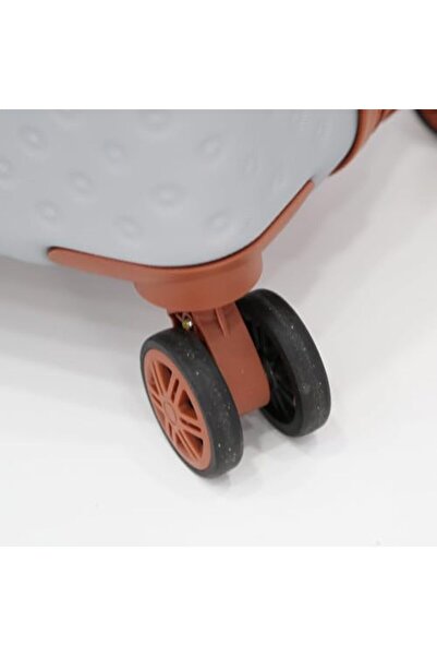 Titan Hard Shell Luggage Set of 3 Pieces + Makeup Case, 4 Wheels, Silver, Polycarbonate PC