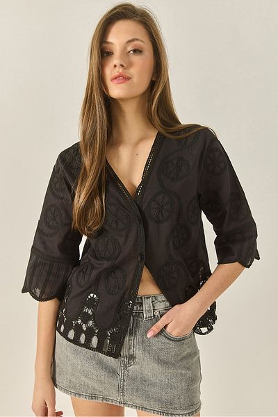 Bianco Lucci Women's Embroidery Detailed V-Neck Buttoned Bell Sleeve Shirt 60261394