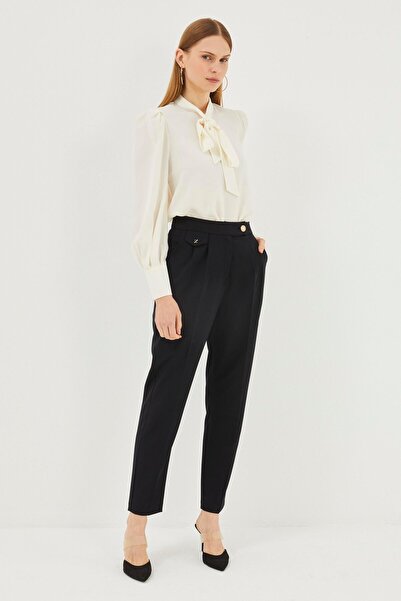 Zühre Ψηλόμεσο μαύρο παντελόνι με καρότο P-0179