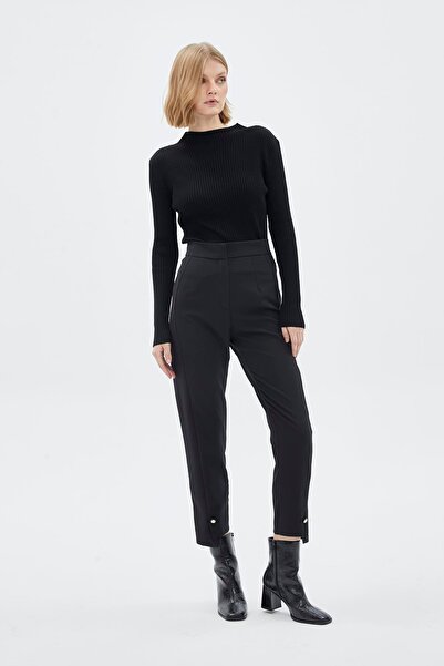 Zühre Black Trousers with Accessory Detail P-0192