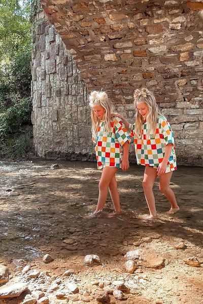 Motebarn Wear بدلة علوية سفلية قطنية مربعة ملونة للفتيات للموسم الجديد