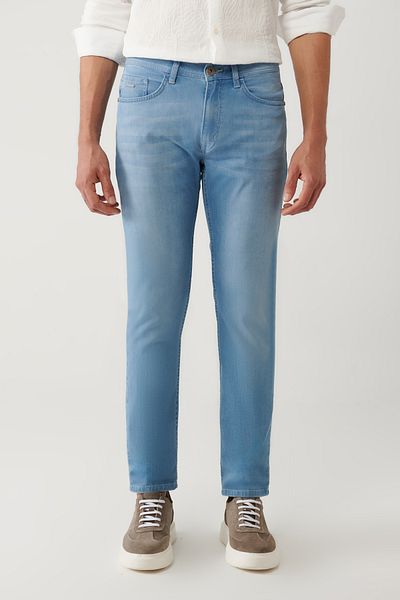 Avva Pantaloni de jeans subțiri, flexibili, albaștri, spălați, A41y3506