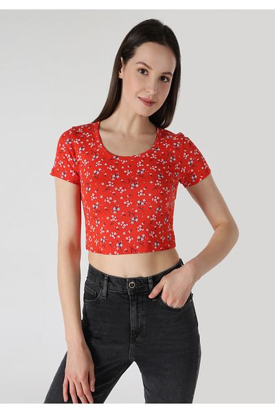 Colin's Tricou roșu cu mânecă scurtă pentru femei, cu gât rotund, slim fit