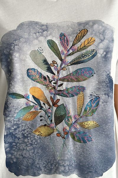 FEMELLE Women's White V-Neck Plus Size Leaf Pattern Sequin Sequin Embroidered 100% Cotton Plus Size T-Shirt