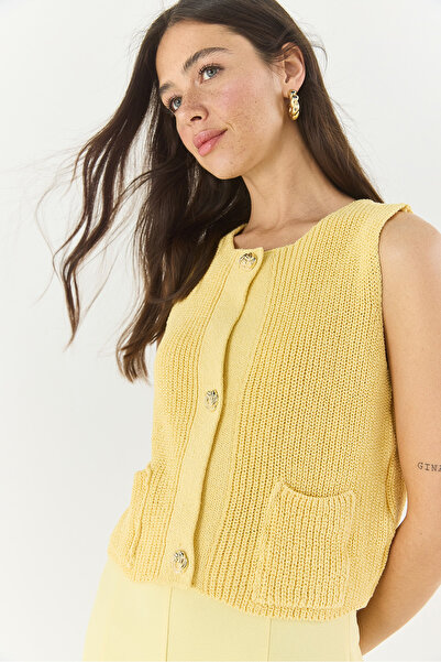 Bianco Lucci Women's Crew Neck Gold Button Detailed Zero Sleeve Knitted Vest Ty251001 60283265