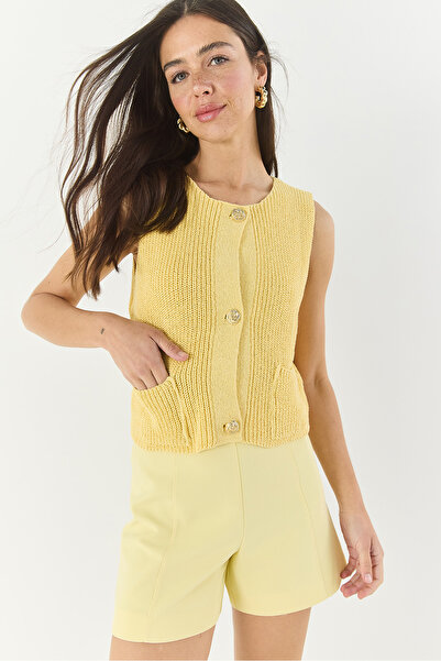 Bianco Lucci Women's Crew Neck Gold Button Detailed Zero Sleeve Knitted Vest Ty251001 60283265