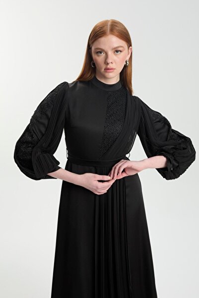 Zühre Pleated and Embroidered Black Dress E-0488