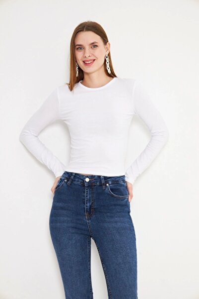 Akabi تي شيرت قصير الأكمام من الإيلاستين باللون الأبيض