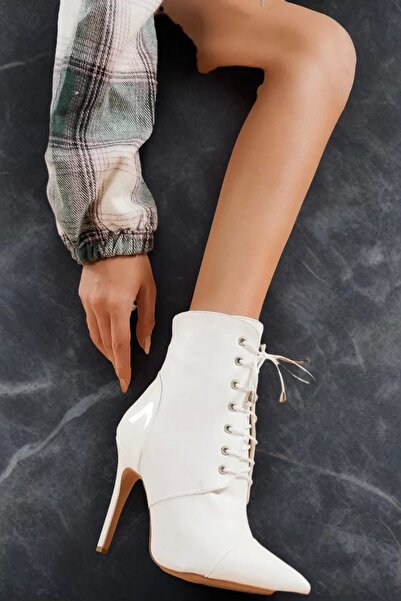 PayBuy Kadın Sivri Burun Topuklu Kısa Bot Bağcıklı İnce Topuk Şık Ayakkabı