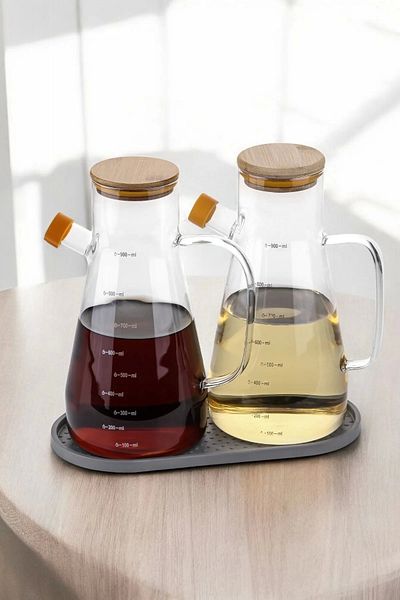 Tilbe Home Bamboo Lid Glass Oil Pot Vacuum Silicone Stand Vinegar Bowl Olive Oil Bottle Oil Pot 900 ml Set